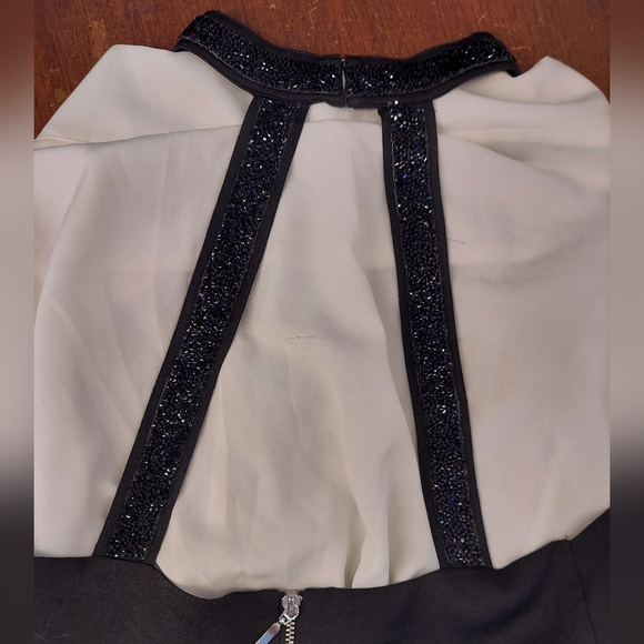 ⭐️ 3/ $30 Express crop black sparkle top, size 4 - Picture 15 of 16